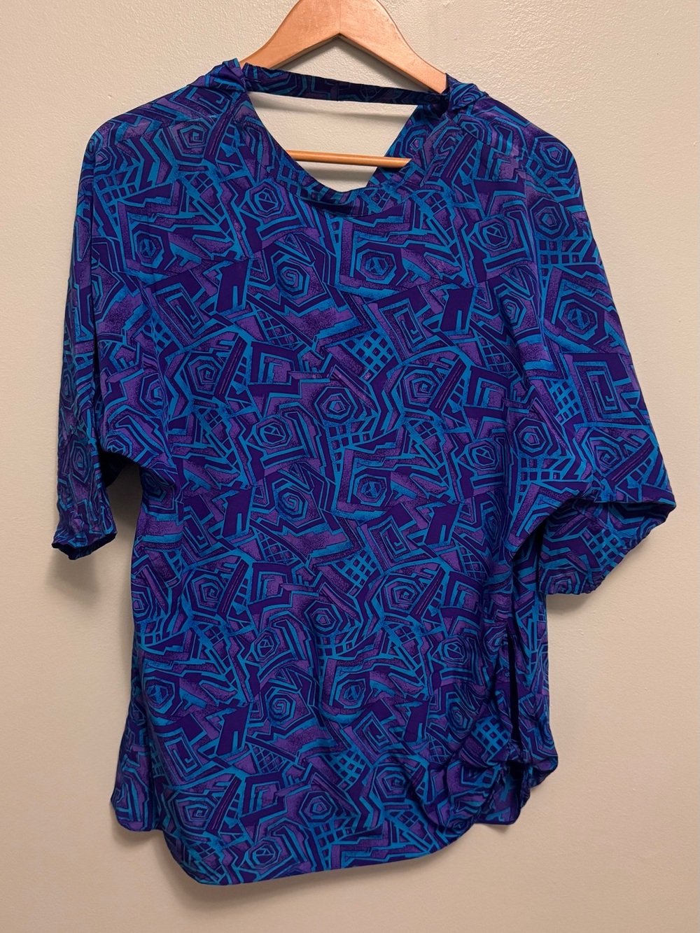 Women’s vintage silk Blue & Purple Geometric Top